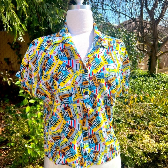 LULAROE 🙂Colorful Graphic Button-Up Shirt - Picture 1 of 7
